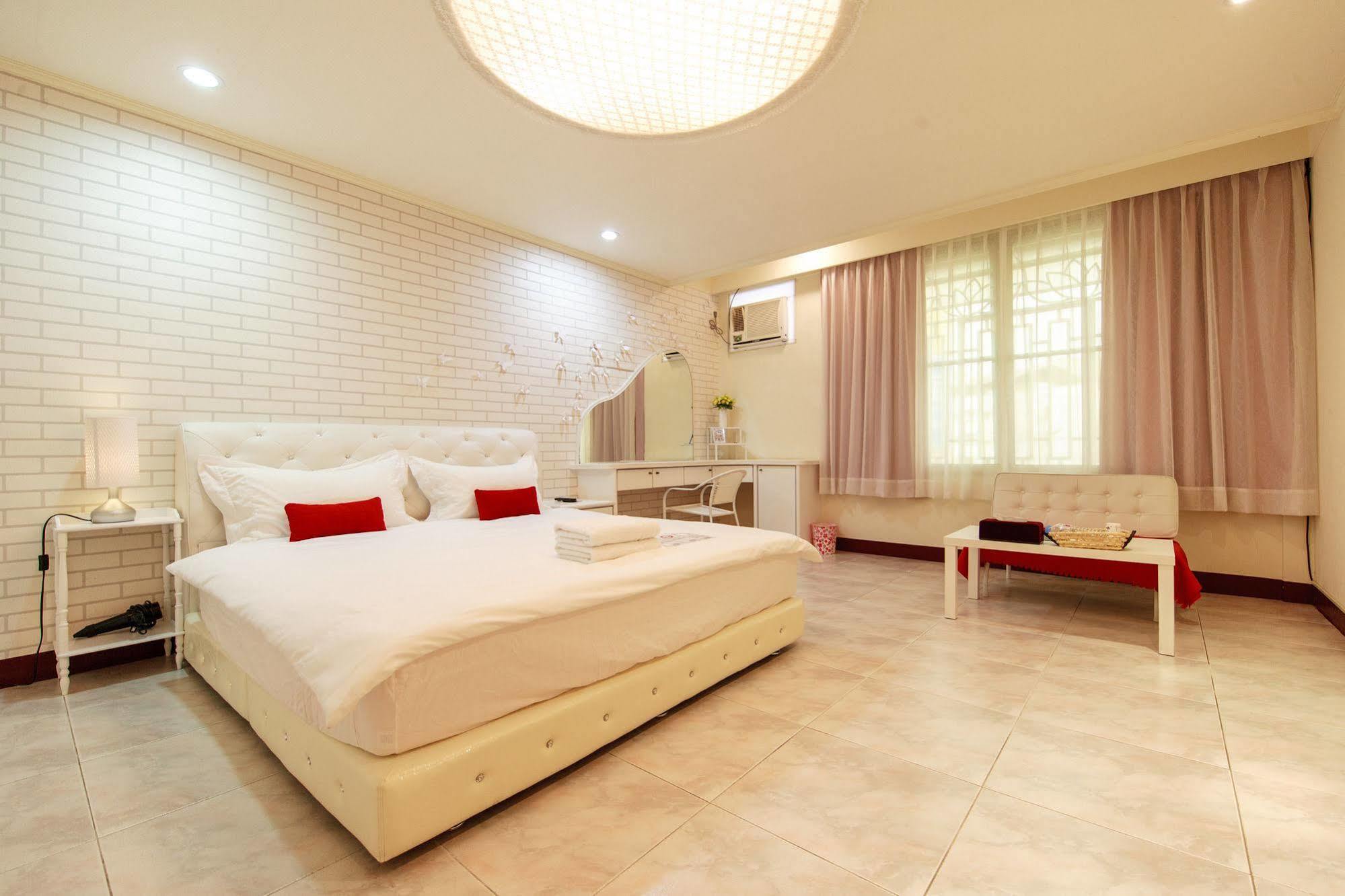 Apartament Ariyoshi Ya Tainan Zewnętrze zdjęcie