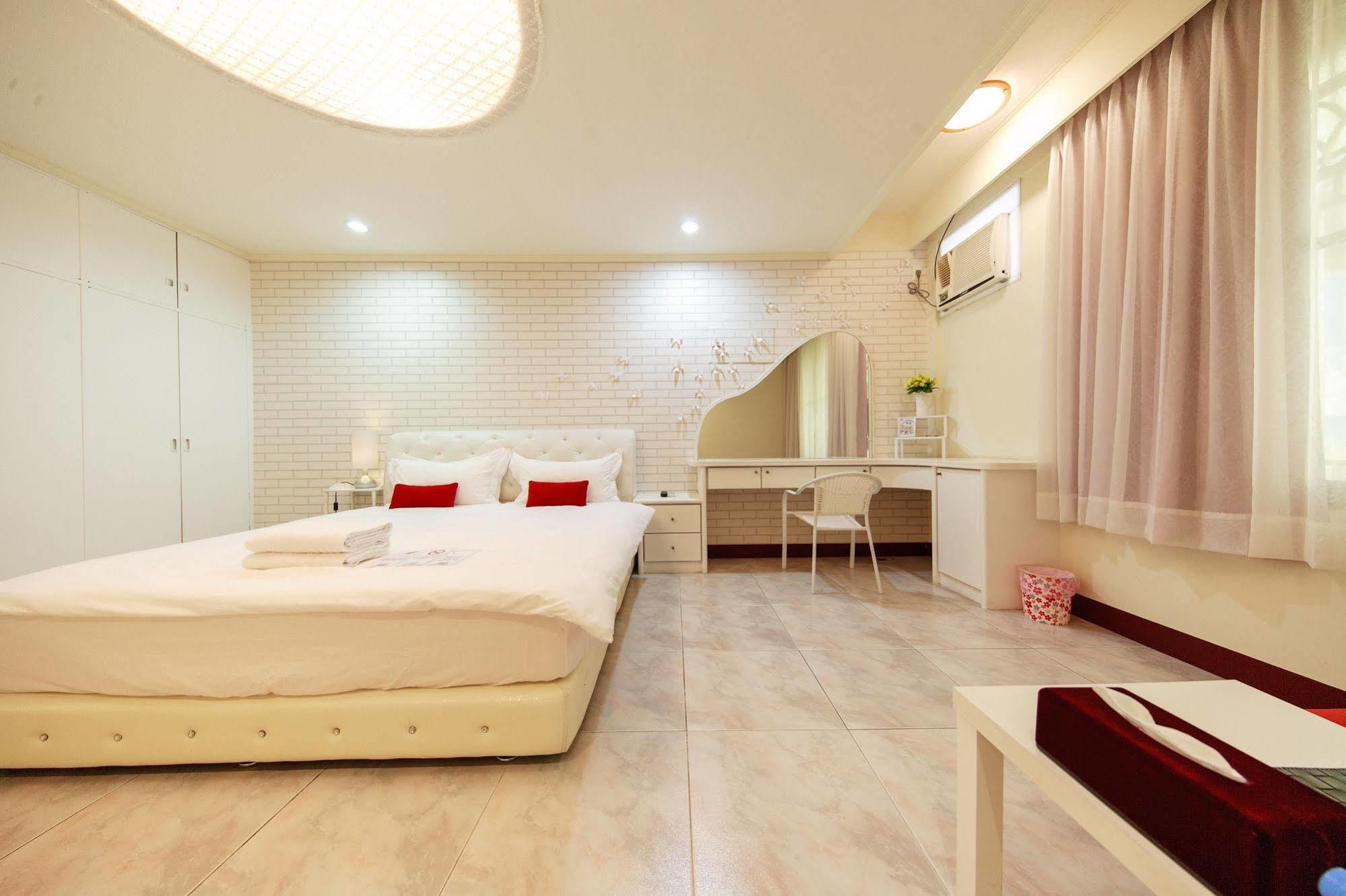 Apartament Ariyoshi Ya Tainan Zewnętrze zdjęcie